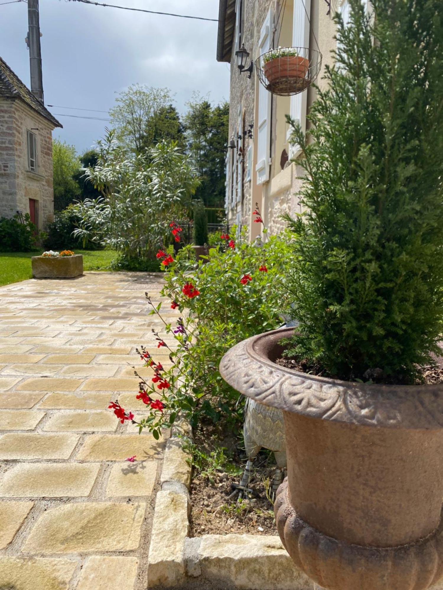 Le Pigeonnier De Saint-Loup Bed And Breakfast Exterior foto